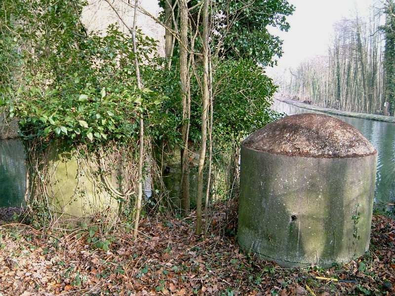 Basingstoke Canal Cylinders